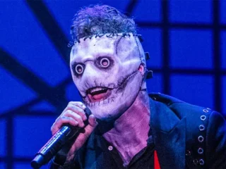 Slipknot Mengguncang Panggung: Rayakan 25 Tahun Album Debut dengan Topeng Seram dan Tur Spektakuler!