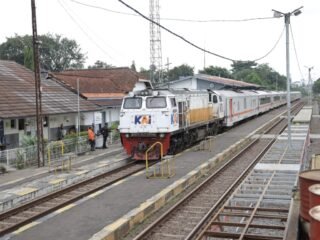 KAI Daop 2 Bandung Batalkan Perjalanan KA Ciremai Dampak Banjir di Wilayah Daop 4 Semarang