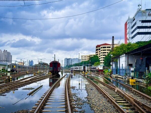 Imbauan Datang Lebih Awal, KAI Daop 1 Pastikan Perjalanan Kereta Jarak Jauh Tetap Lancar di Tengah Cuaca Ekstrem