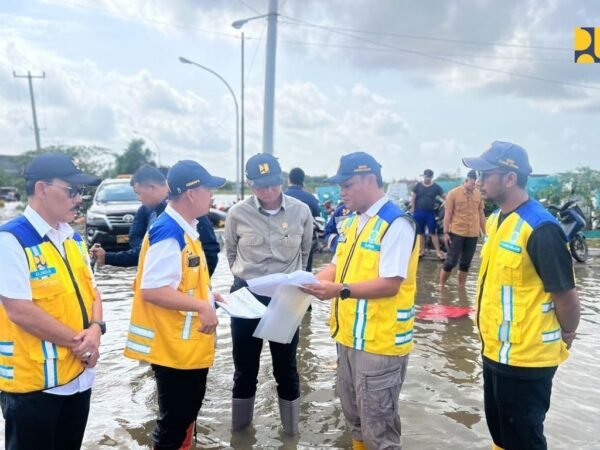 Tinjau Banjir Bekasi, Menteri PU Dody Hanggodo Pastikan Penanganan Terpadu Hulu–Hilir dan Kerahkan Pompa Mobile