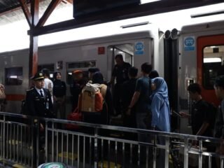 Penjualan Tiket KA Jarak Jauh Lebaran 2026 dari Daop 2 Bandung Diminati Masyarakat