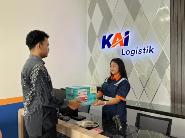 KAI Logistik Kembali Membuka Titik Layanan Pengiriman Retail di Semarang