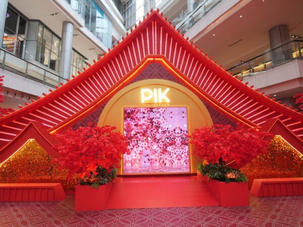 Luminous Spring di PIK Avenue Hadirkan Path of Light