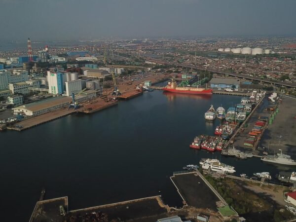 Pelindo Catat Kinerja Positif Pelabuhan Tanjung Emas Sepanjang Tahun 2025