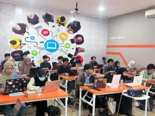 Telkom AI Center Makassar Bekali Mahasiswa Bangun Web Portfolio AI untuk Hadapi Gig Economy