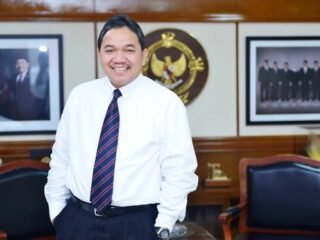 Achsanul Qosasi Kawal Langsung Ujian Doktor Dosen UNIBA Madura, Tegaskan Komitmen Mutu Akademik