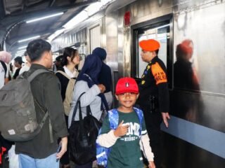Volume Penumpang Stabil di Awal Puasa, KAI Daop 9 Jember Fokus Jaga Kenyamanan Pelanggan