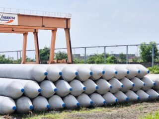 Dipercaya pada Proyek Energi Strategis, WSBP Suplai 11.089 Batang Spun Pile untuk Proyek UCC Tangguh di Papua Barat