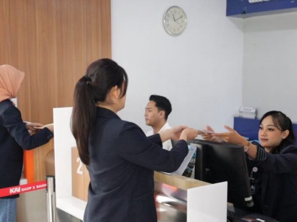 Tiket KA Lebaran 2026 Laris Manis, KAI Daop 2 Bandung Bagikan Tips Berburu Tiket Hari H