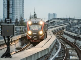 Mobilitas Ramadan Meningkat, LRT Jabodebek Perbolehkan Penumpang Berbuka Puasa Saat Perjalanan