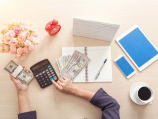 Cara Mengatur Keuangan Setelah Menerima THR Agar Tetap Stabil