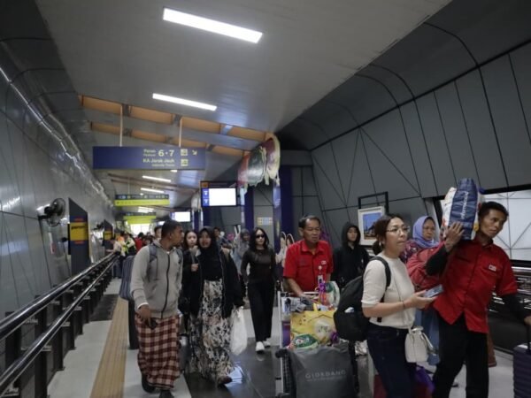 Dua Hari Pasca Idul Fitri 1447 H, Volume Penumpang KA di Daop 2 Bandung Masih Tinggi