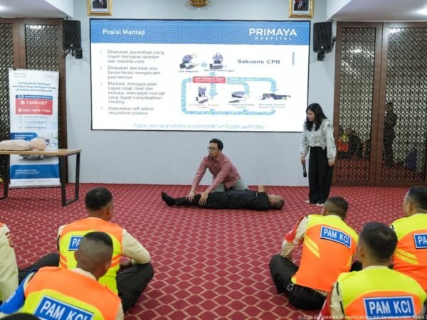 Tingkatkan Standar Keselamatan Kerja Jelang Angleb, KAI Services Kolaborasi Bersama Primaya Hospital