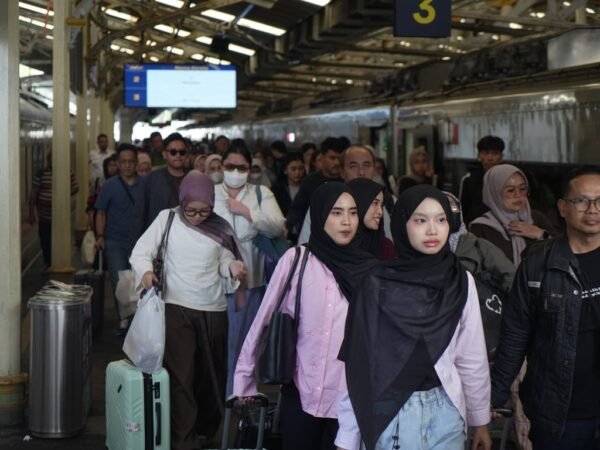 Kepadatan Arus Balik Lebaran Di Daop 2 Bandung Terpantau Merata, Kebijakan WFA dan Stimulus Diskon Tiket Jadi Faktor Pendorong