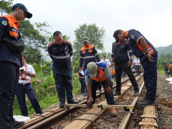 Update Penanganan Gogosan di Petak Jalan Cibeber–Lampegan, Sejumlah Perjalanan KA Siliwangi Dibatalkan Demi Keselamatan