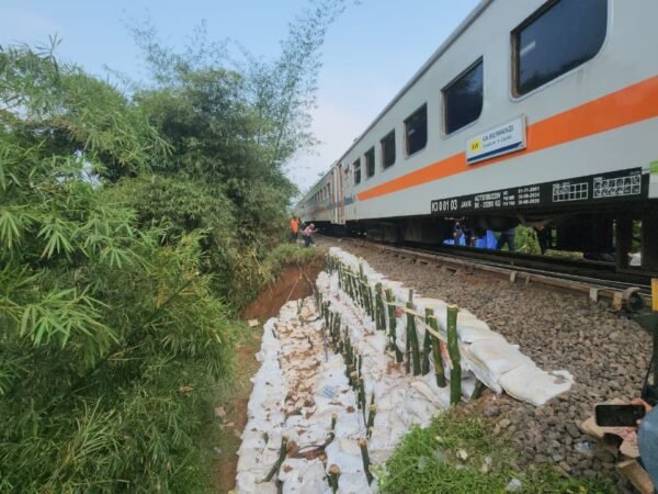 Penanganan Gogosan Jalur KA Cibeber–Lampegan Selesai, Perjalanan KA Siliwangi Kembali Normal