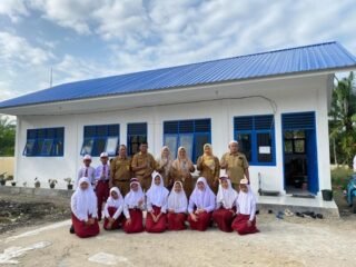 Respon Cepat PTPN Group Bangun Kembali Gedung Sekolah di Rokan Hulu Pasca Terbakar