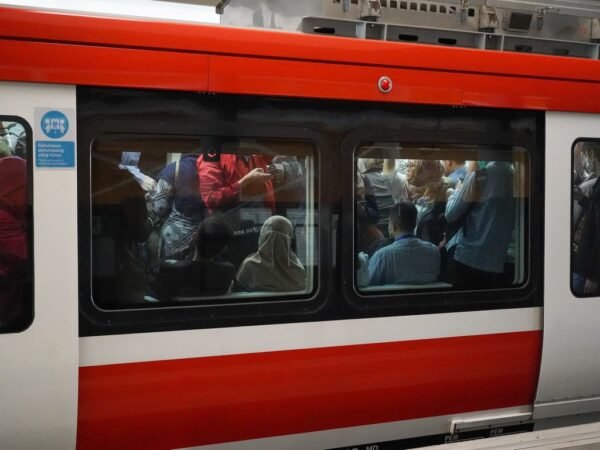 LRT Jabodebek Dukung Mobilitas Masyarakat Selama Penyesuaian Operasional Perjalanan Kereta di kawasan Bekasi