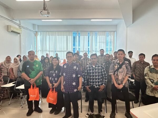 SATU University Kukuhkan Diri sebagai PTS Terdepan Bersama Disdik dalam Penguatan Kompetensi AI Guru se-Sumsel