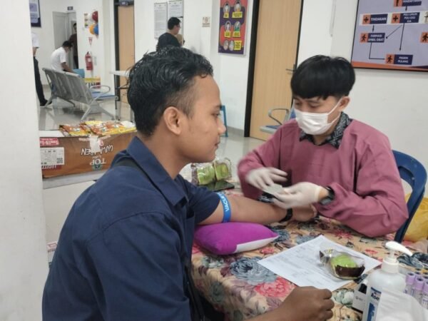 KAI Divre IV Tanjungkarang Laksanakan Medical Check Up Bagi Seluruh Pegawai, Pastikan Kesehatan dan Keselamatan Operasional