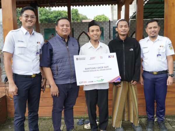 Sambut Idul Adha, KAI Daop 1 Jakarta Salurkan Bantuan Hewan Qurban melalui Program TJSL kepada Lembaga Sosial