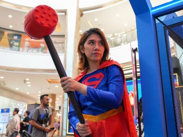 SUPERGIRL Hadir di Grand Galaxy Park Mall, Petualangan Siap Dimulai